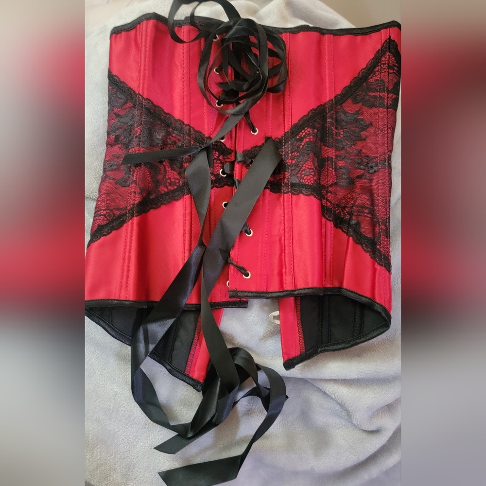 Beautiful rd and black corset. Never worn!